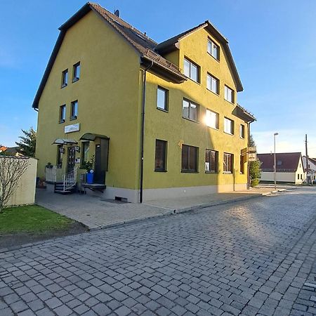 Hotel Garni Pension Zur Lutherstadt 루터슈타트아이슬레벤 외부 사진