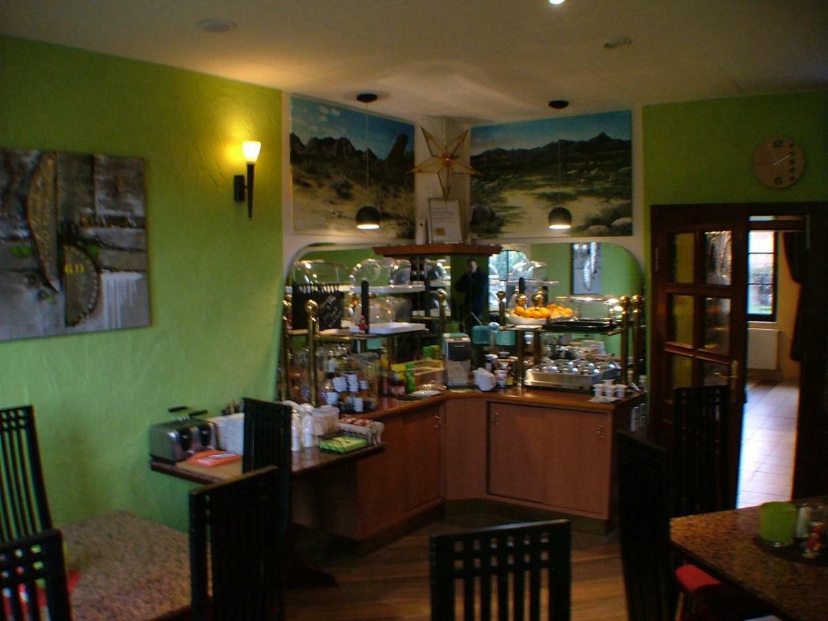 Hotel Garni Pension Zur Lutherstadt 루터슈타트아이슬레벤 외부 사진