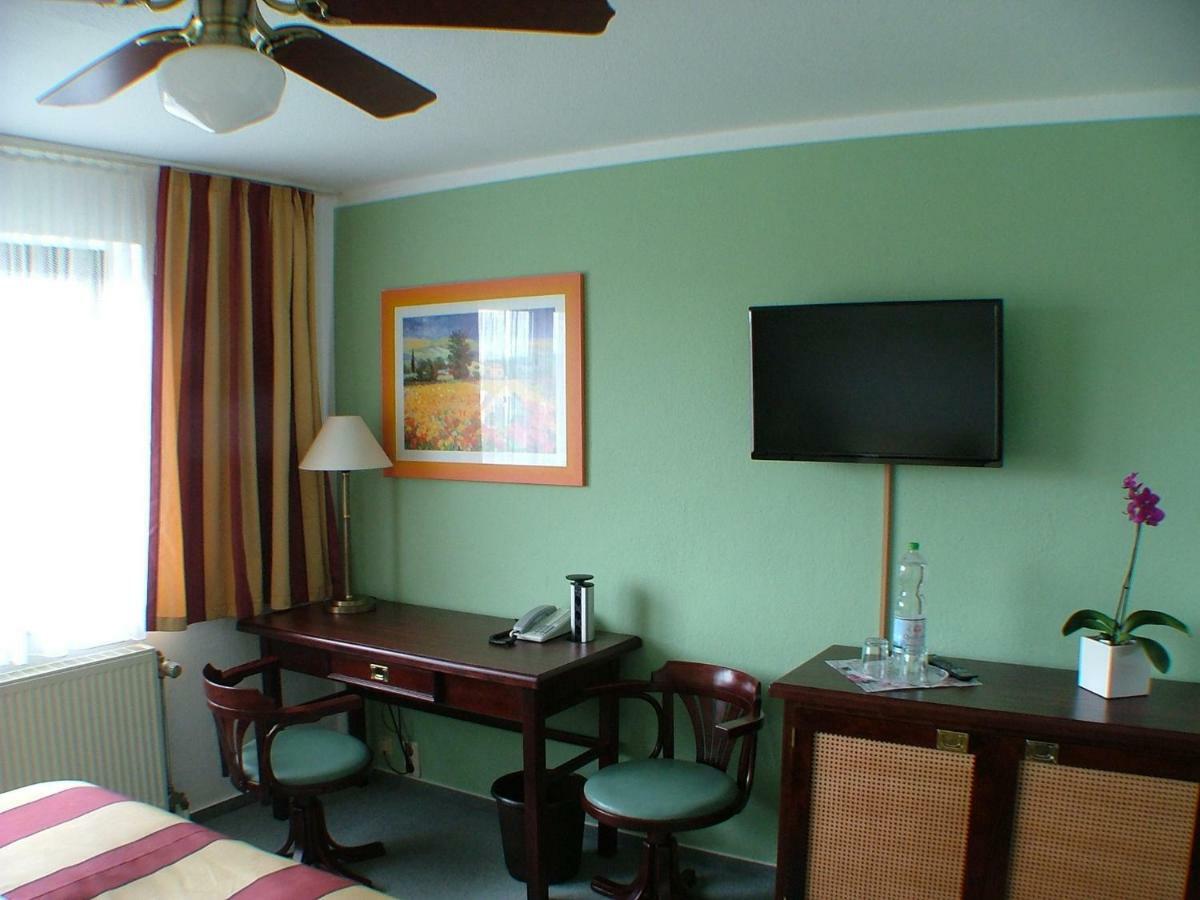 Hotel Garni Pension Zur Lutherstadt 루터슈타트아이슬레벤 외부 사진