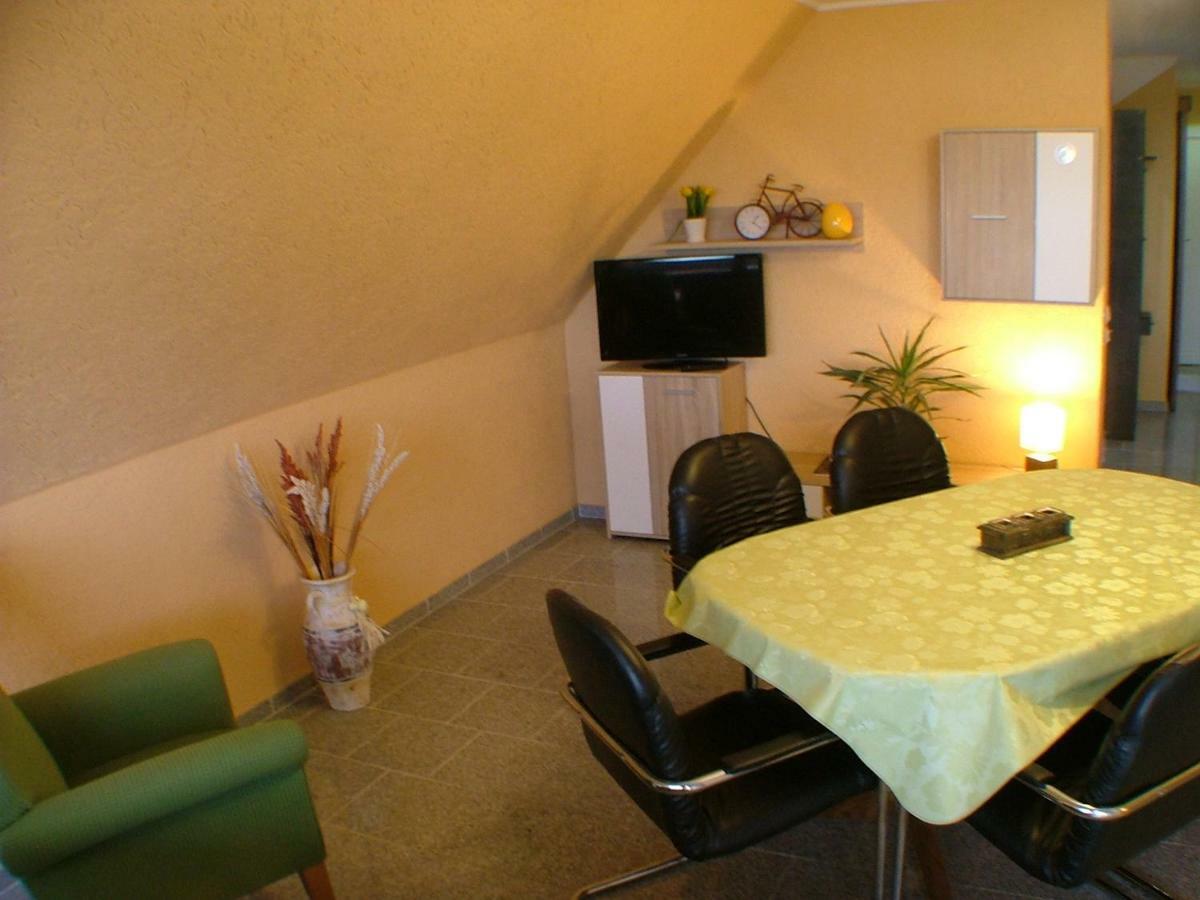 Hotel Garni Pension Zur Lutherstadt 루터슈타트아이슬레벤 외부 사진