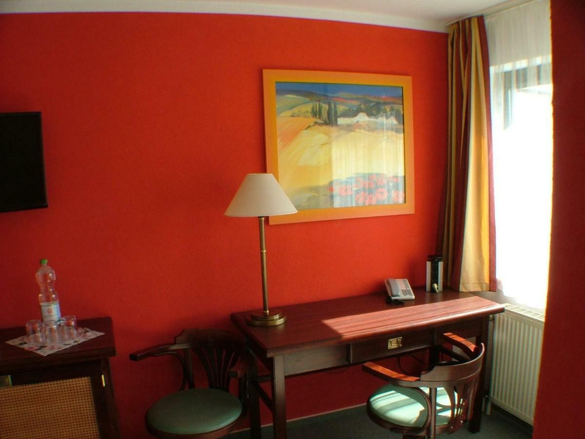 Hotel Garni Pension Zur Lutherstadt 루터슈타트아이슬레벤 외부 사진
