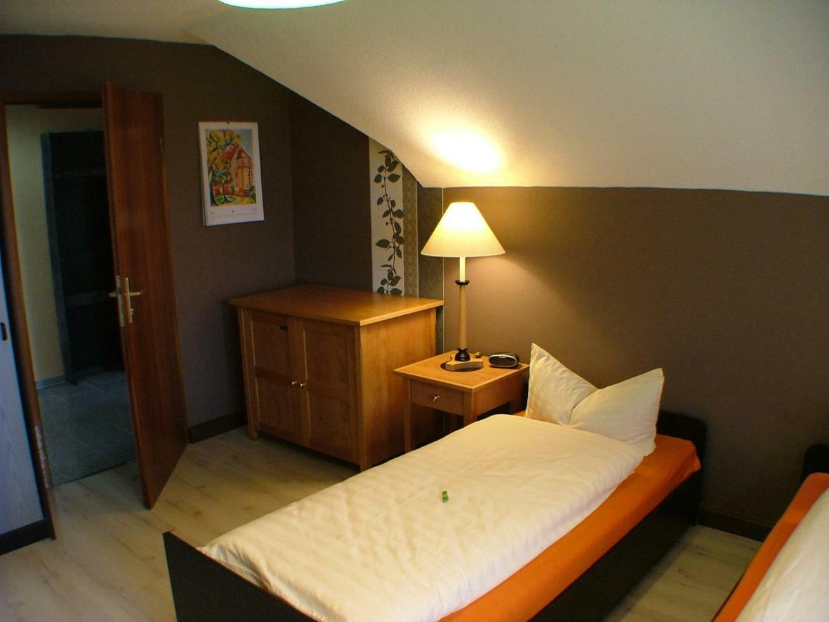 Hotel Garni Pension Zur Lutherstadt 루터슈타트아이슬레벤 외부 사진